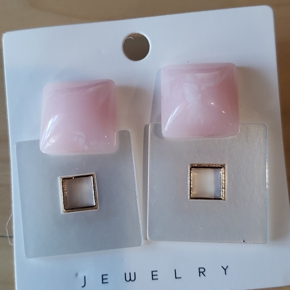 𝅺2 For $15 Acrylic Geometric Square Hollow Earrings - Picture 1 of 4